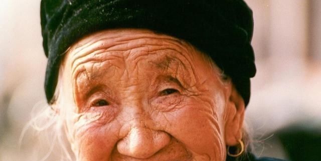 中老年人|长话短说:50岁后,身体若有4种表现,很遗憾,长寿也许和你无缘