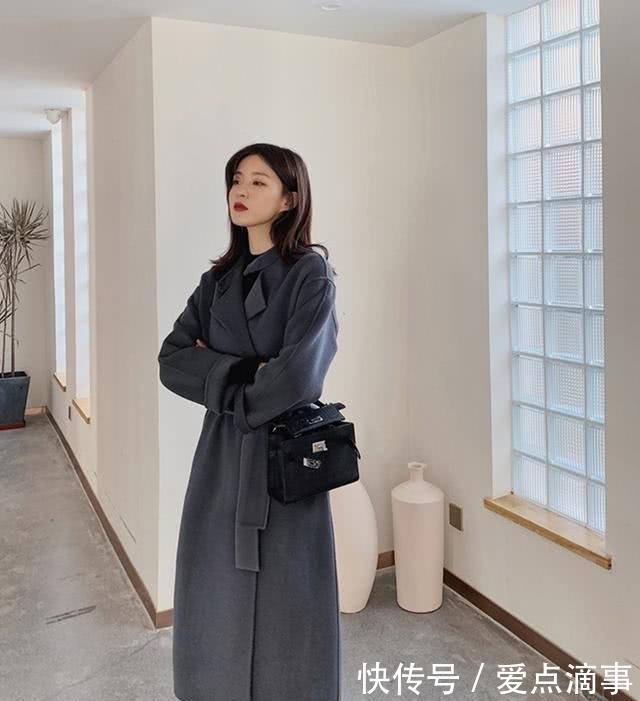 女人到了30岁多穿这5种高级色大衣,比黑灰百搭
