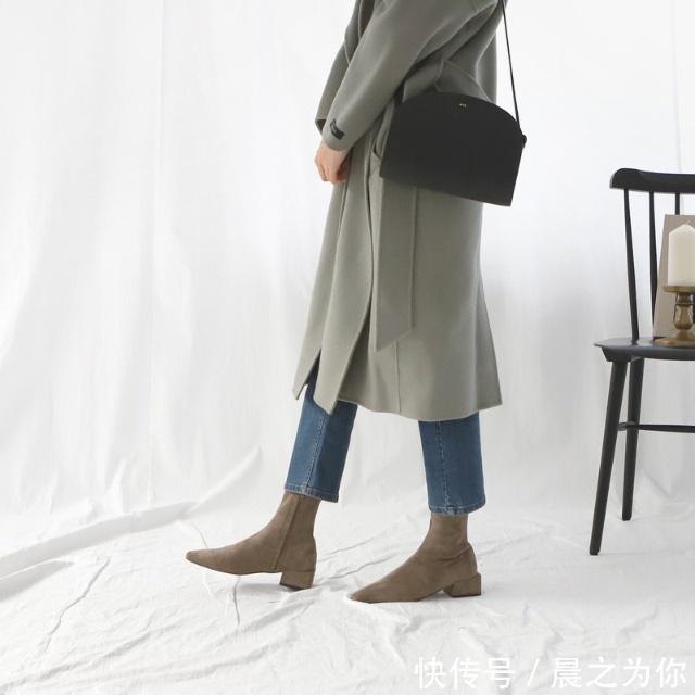 脚脖子 时尚尖头短靴,显露强大气场感,轻松为穿搭加分