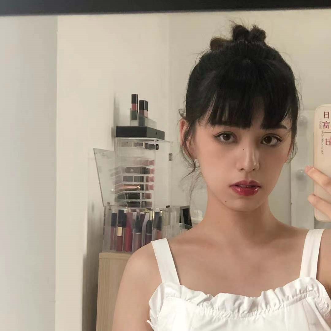 脸型|别再乱披头发了！2021年最火的发型来了，洋气又减龄