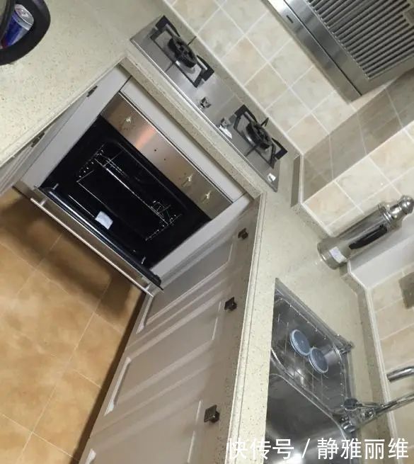 邻居们|老公只不过在厨房装了块隔板,没想到邻居们都争着过来看,晒晒