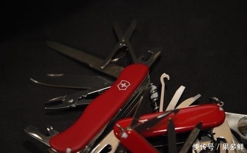 世界|世界上最安全的国家,300年未发生战争,拥有4种国语,不是中国!