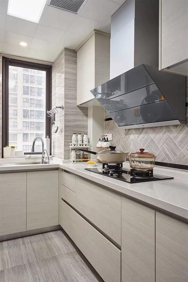 橱柜|紧凑却实用的小户型厨房，收纳能力也不低，真让人羡慕呀