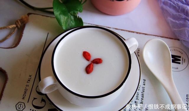 早餐别整天喝牛奶了,它比牛奶强多了,热乎乎喝一杯,暖胃又滋补