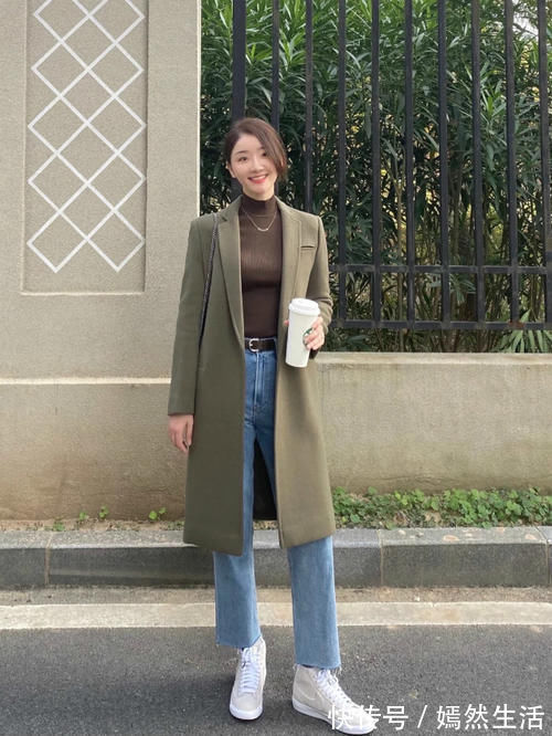 烟管领 今冬不流行系围巾了,大衣+烟管领才是真的时髦!难怪潮人都爱穿