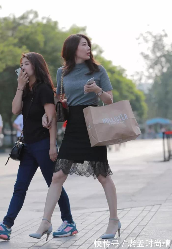 气质高雅|街拍:气质高雅身姿迷人的极品美妇,大高个穿什么都是那么好看!