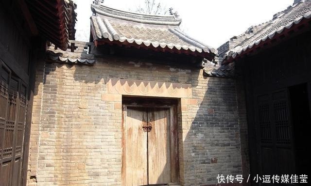 物是人非|洼地里的红石寨,158年以来从未被外敌攻破,如今却物是人非