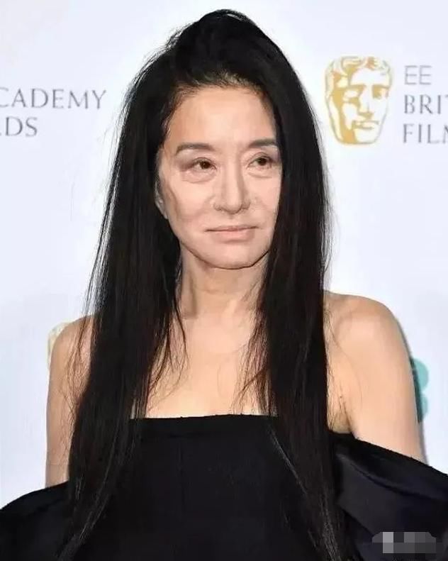 拥有|70岁的脸却拥有20岁身材,坐拥几十亿家产,被称“中国最豪奶奶”