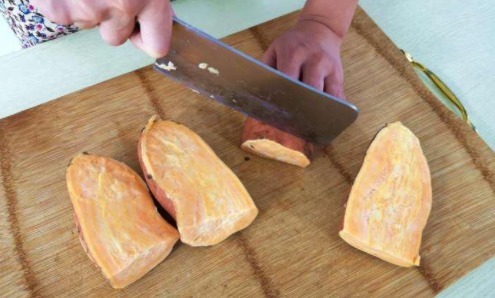 红薯简单这样做,实在太好吃,不用煮,不油炸,比大鱼大肉都解馋