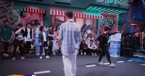 差距 王一博比钟汉良矮3公分,现场却差距明显,王嘉尔的身高给出答案