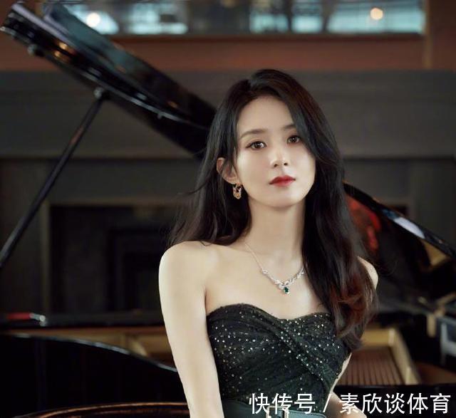 蓬松 头发中隐藏的秘密:女人越聪明,越喜欢用这3种发型掩饰自己