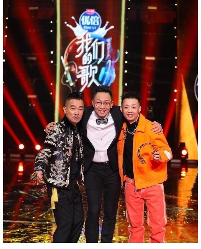 《我们的歌》第三季定档,主持人晒“勤深深”“精神小伙”合影