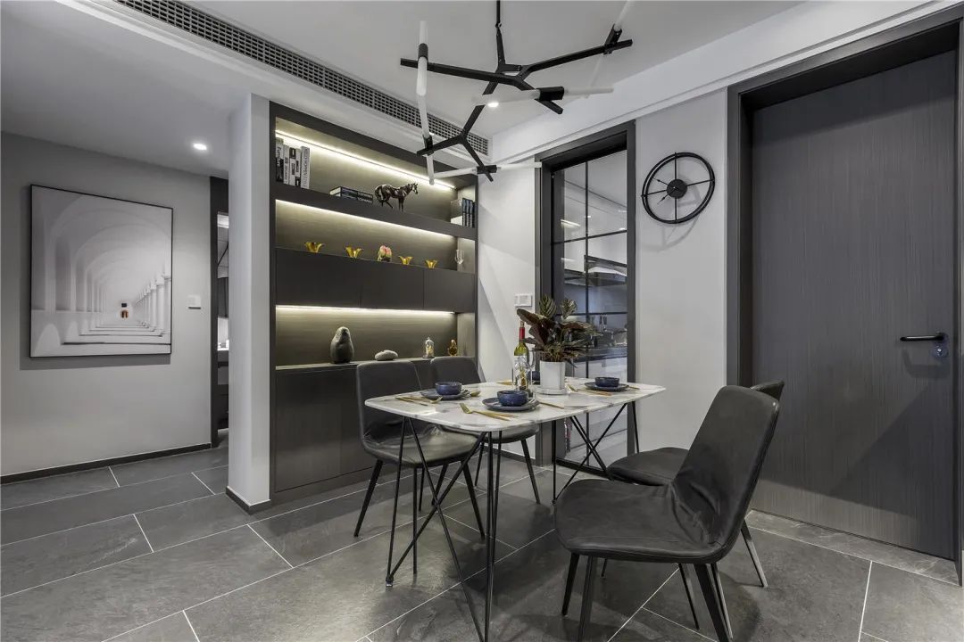 灰+绿植|103㎡现代简约，高级灰+绿植点缀，营造低调舒适的档次