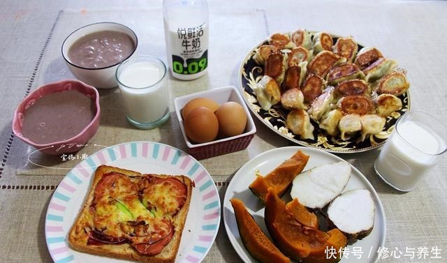 勤快宝妈家早餐朋友圈火了,每天有新花样,早餐店都没这丰盛