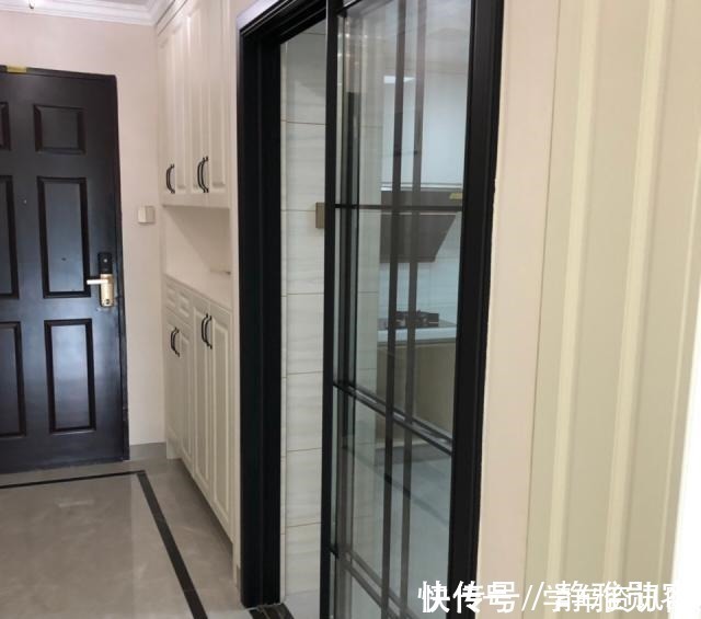 家人|历时三个月完工，打扫干净就很漂亮，电视墙实在抢眼，家人很高兴！