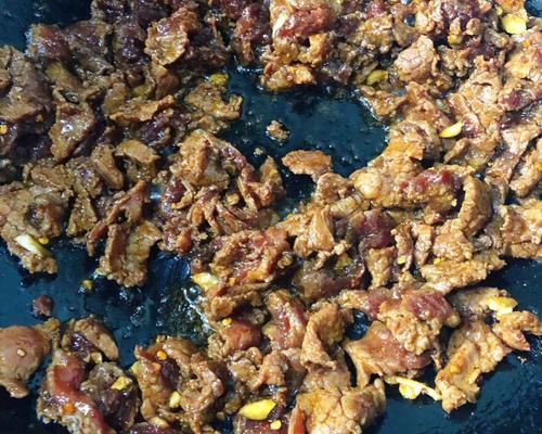 牛肉这样做，鲜香嫩滑爆下饭！上桌就抢光！