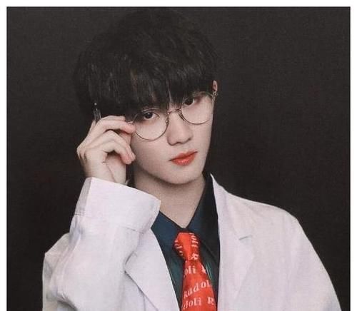 马嘉祺|时代少年团镜头被剪,要不是马嘉祺转头了,可就要被后期“骗”了