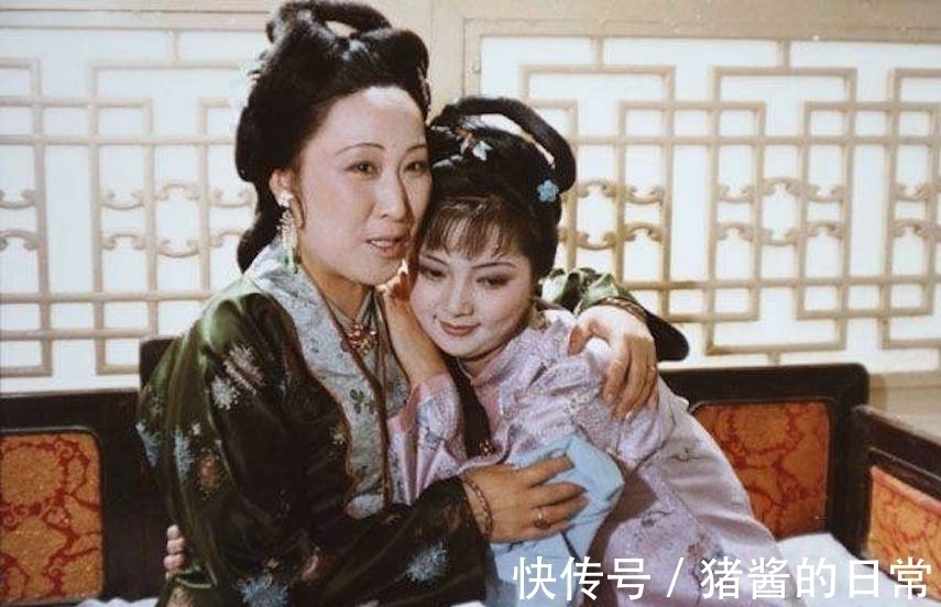 薛宝钗&从黛玉和宝钗对张道士提亲的反应不同,看出两人用情、心机各不同