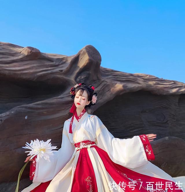 汉服中的“破裙”是什么是破了的裙子吗看完才知道是我想错了