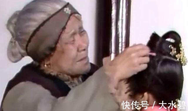 周瑞!刘姥姥一进荣国府;凤姐这三个举动,为巧姐积下了福报!