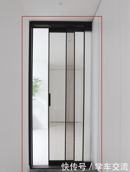 玻璃门|跟国内不一样，韩国入户装三轨玻璃门单独分出玄关，室内一尘不染！