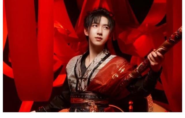 雙11晚會彩排路透：易烊千璽酷帥插兜，時代少年團變順毛乖小孩