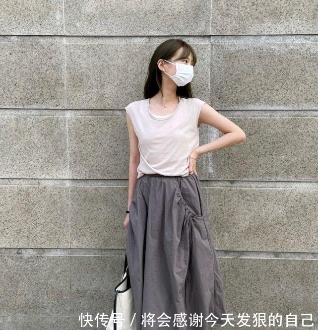 t恤|用精致的穿搭邂逅盛夏，温柔婉约的搭配，释放自身的魅力