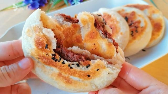 绿豆沙馅|半烫面馅饼，皮薄馅大，放凉了也不会硬，做法简单，老少都爱吃