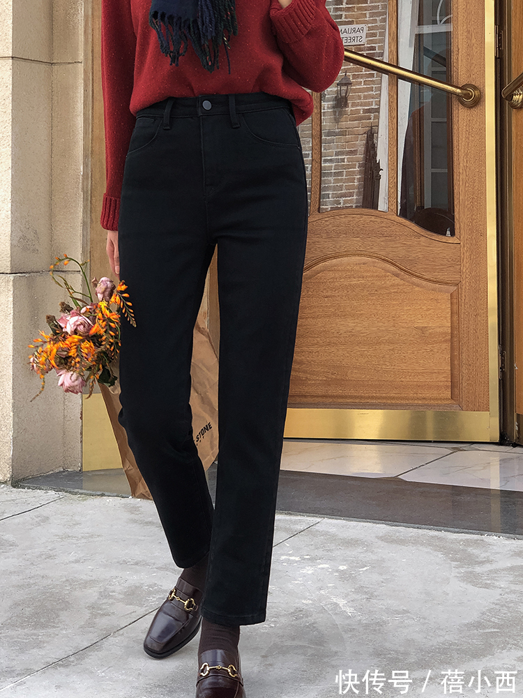 修饰 阔腿裤已烂大街了,现在流行“烟管裤”,这样穿搭腿粗胯宽都有救