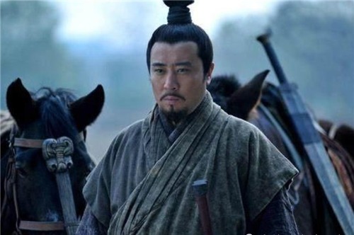 刘备|刘备无立足之地时，糜芳辞去诸侯之位追随，为何在其称王后反叛？