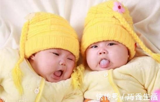 爸爸|爸爸姓周,给双胞胎宝宝取名字,宝妈听后羞红了脸,网友大呼有才