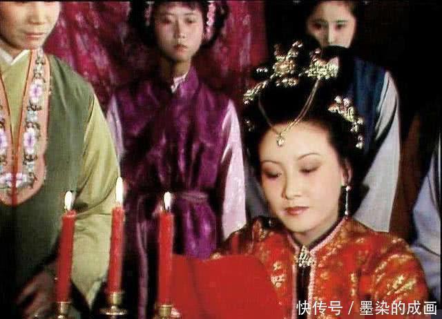 薛大姑娘&抄检大观园时,王熙凤为何不敢搜查黛玉的房间?这个细节透露玄机