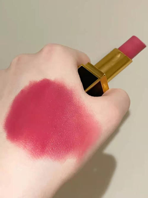 2021的第一支口红，我建议你选择选它。