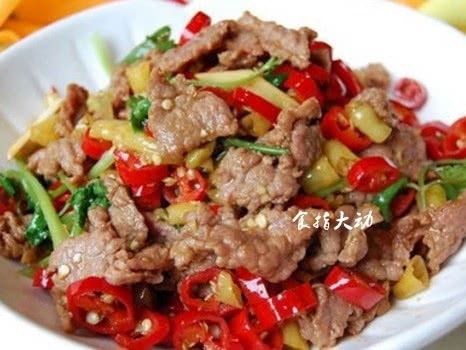 家人最爱吃的还是家常菜，色香味俱全，好吃不油腻，拌饭吃真香