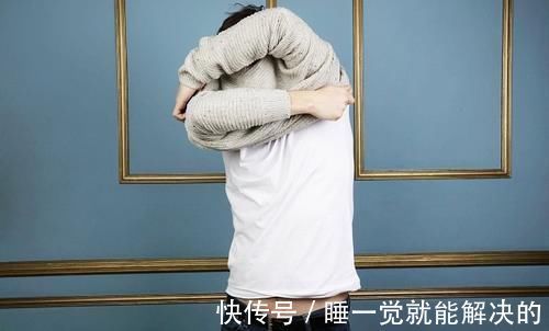 滑梯|“蒲公英”萌娃走红，耍完滑梯头发根根冲天，网友：这发型太秀了