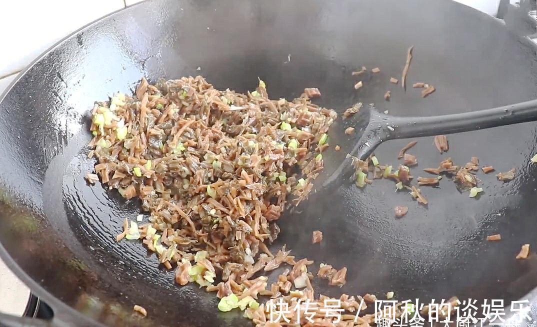 难怪宴席上的扣肉那么好吃?原来做法有诀窍,学会做给家人吃吧