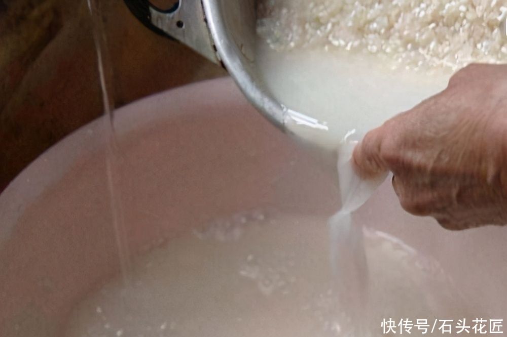 4月养花,浇水别踩“4个坑”,要不然植物黄叶、枯枝、落花苞