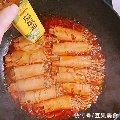 #清香麻爽秒入魂#金针菇豆皮卷,鲜香麻爽,好吃的没得说