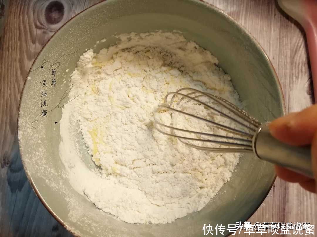 搅拌均匀|做什么蛋糕？蛋奶酥比蛋糕更容易上手，而且口味更香酥