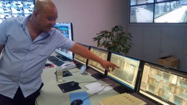 孩子|女儿放学回家, 连洗三次澡, 母亲起疑, 去幼儿园查看监控, 奔溃大哭