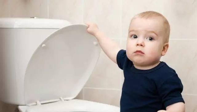 如厕|宝宝0~2岁阶段,若出现下列异常情况,说明娃发育迟缓需及早治疗