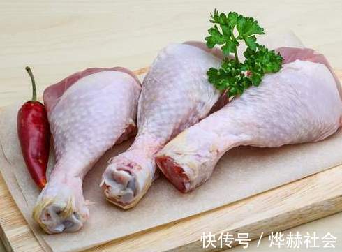 炸鸡|炸鸡腿，用淀粉还是面粉大厨透露技巧，炸出来皮脆肉嫩，太香了