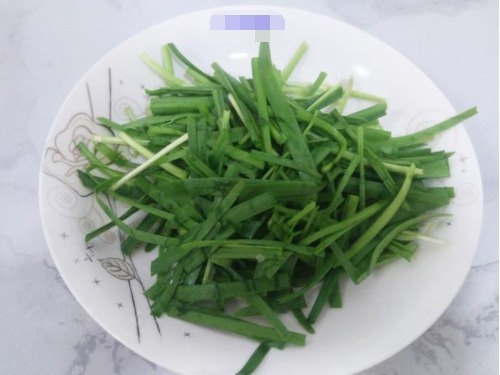 韭菜与它是绝配,这货又肥又嫩又鲜,30元炒一盘比饭店便宜多了!