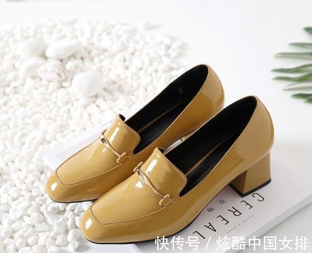 单鞋 现在尖头单鞋可真时髦,第2款绿色的第5款红色的,我都没有见过