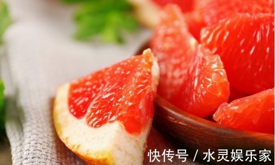 高血压者|高血压者除了盐,4种水果最好少吃,难怪吃降压药不管用