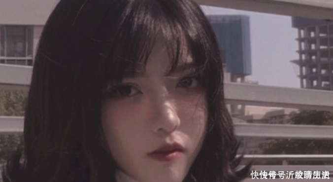 打扮|初中时代有这3个特点的女生,看似平淡无奇,其实都是宝藏女孩!