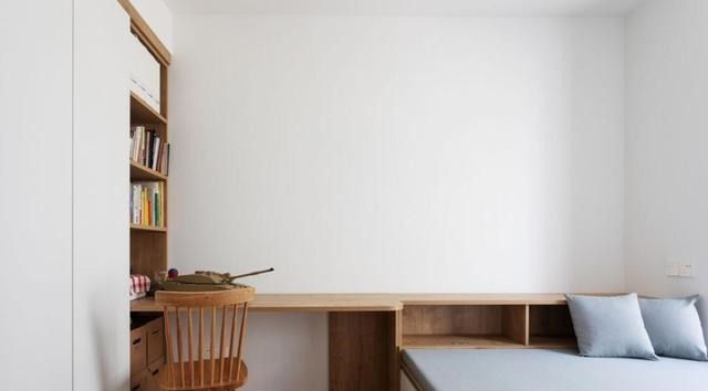 原木|客厅不要沙发,墙面不做造型,越简单的装修,反而越清爽实用