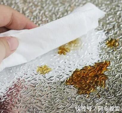 灶台|厨房油污别用钢丝球擦了!教你几个小妙招,厨房从此一尘不染