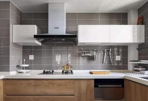 下水道被油污堵住,不要用热水冲,用1个小妙招几分钟就恢复通畅