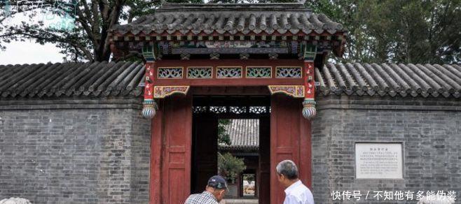 纪晓岚|看了纪晓岚墓地,再去看和珅的墓地,简直天壤之别!